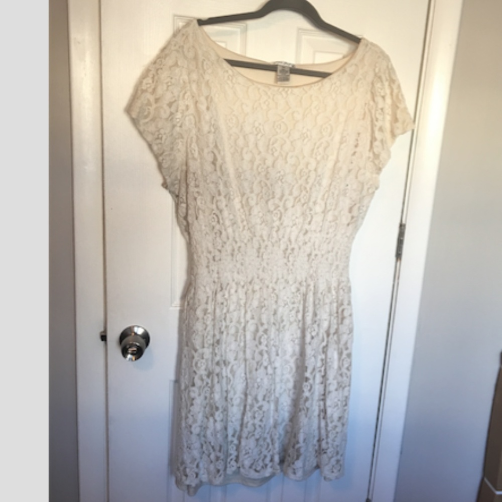 White Lace Short Sleeve Dress